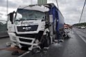 Schwerer LKW VU PKlemm A 4 Rich Olpe auf der Rodenkirchener Bruecke P127